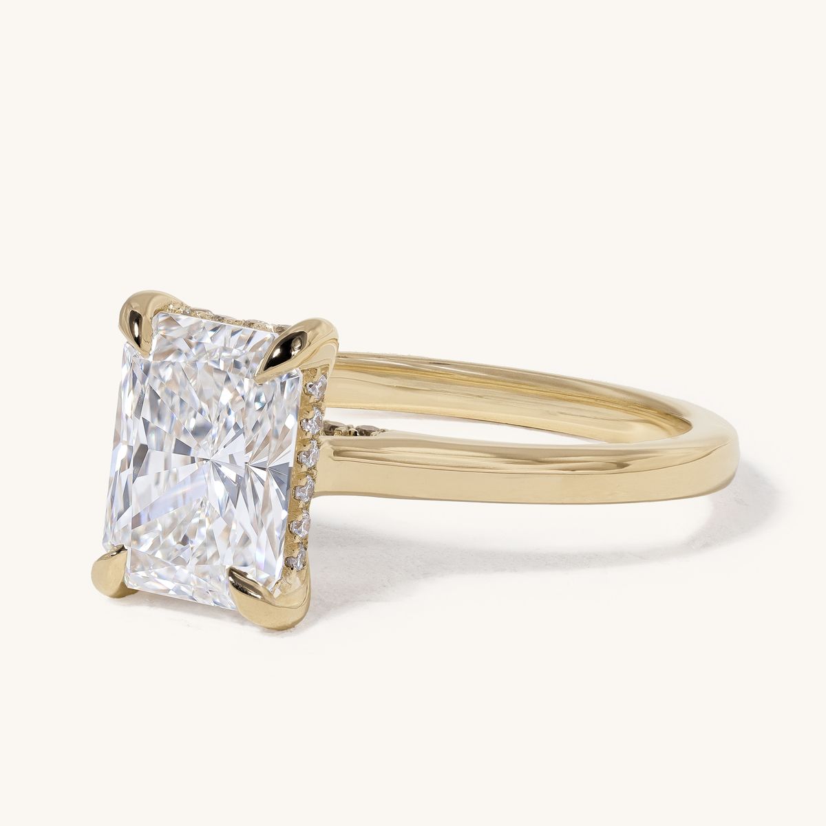 aixa_radiant_claw_solitaire_hidden_halo_engagement_ring_02