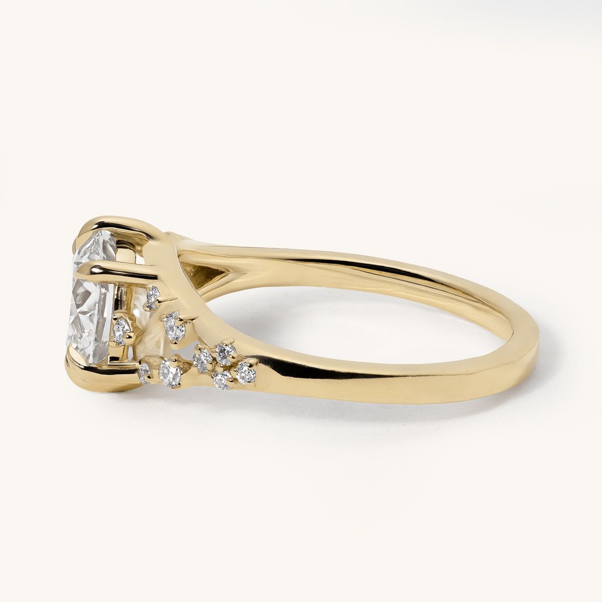 debitah_round_scattered_split_shank_engagement_ring_03