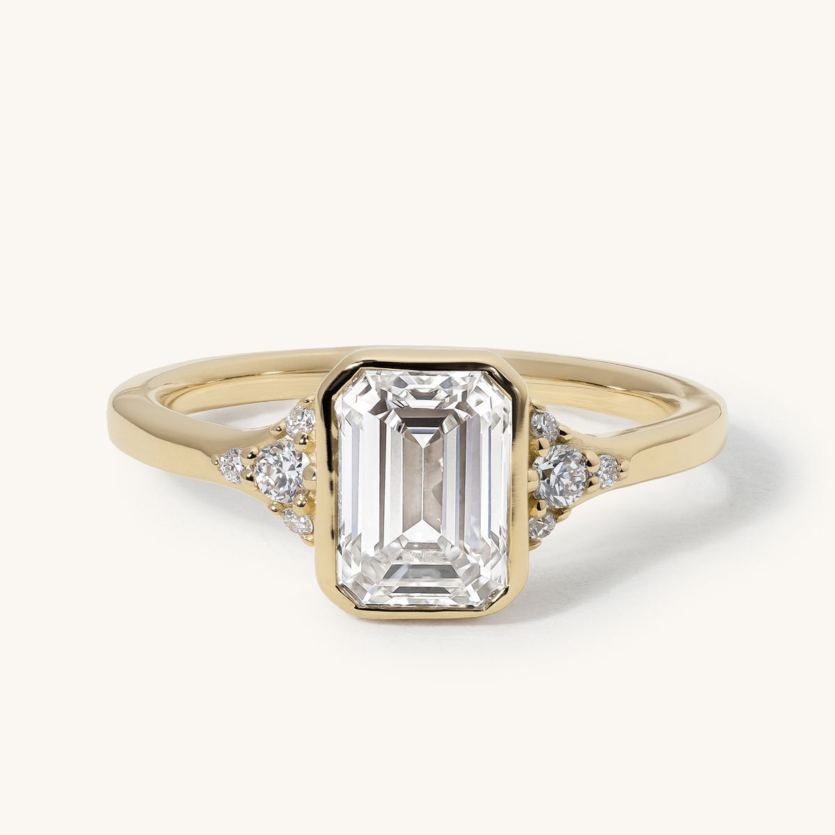 dilsey_emerald_bezel_solitaire_lab_grown_engagement_ring_01