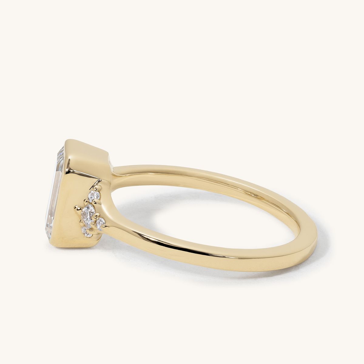 dilsey_emerald_bezel_solitaire_lab_grown_engagement_ring_03