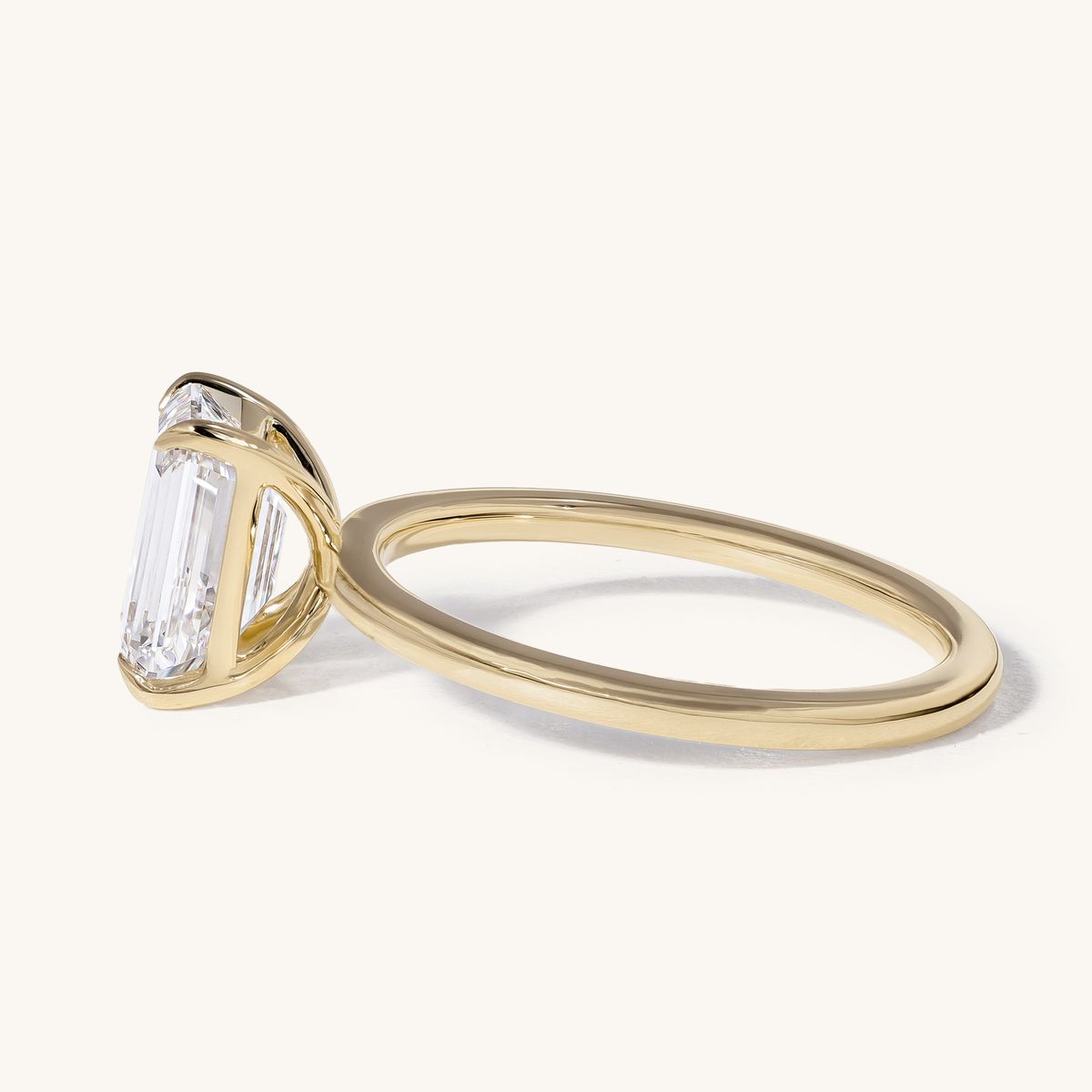 viktoria_2ct_emerald_solitaire_lab_grown_engagement_ring_02